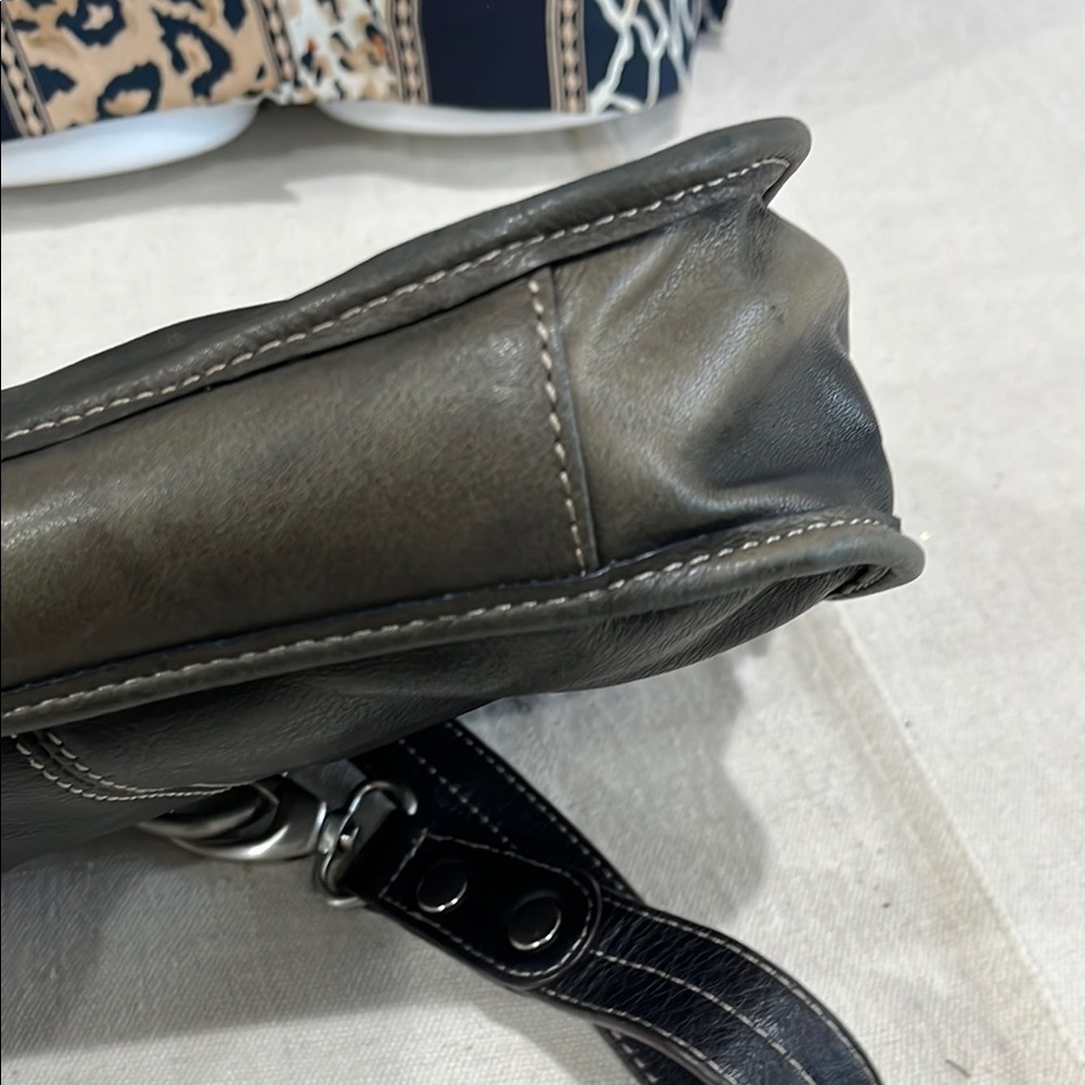 Clarks Black Leather Crossbody Bag - Picture 16 of 16